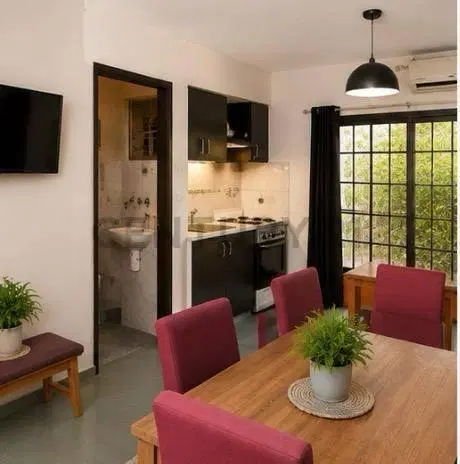 Comodisimo duplex en una zona residencial muy conectado con varias lines de colectivos,trenes y cent 3