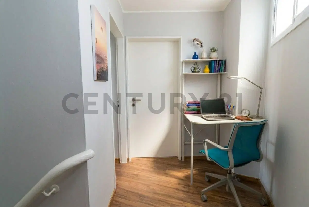 VENTA DEPTO DUPLEX 2 AMB CON COCHERA Y PILETA - CABALLITO 2