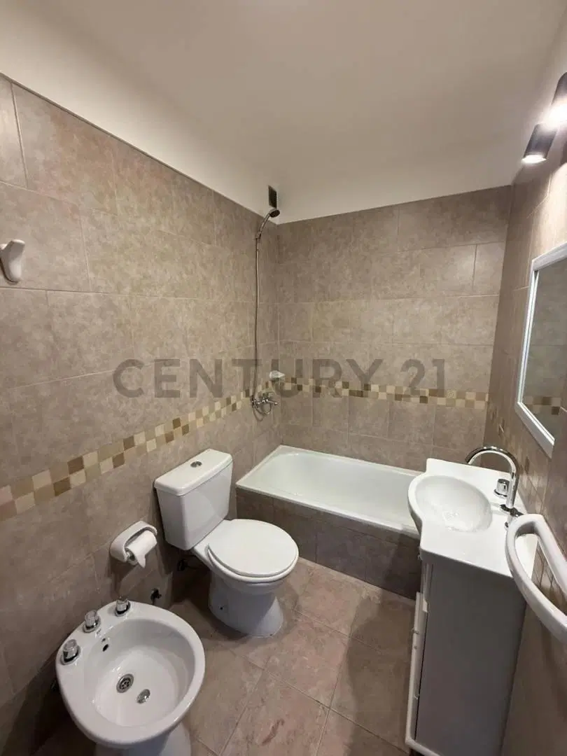 ALQUILER Amplio monoambiente y medio con balcón | Villa Devoto 2