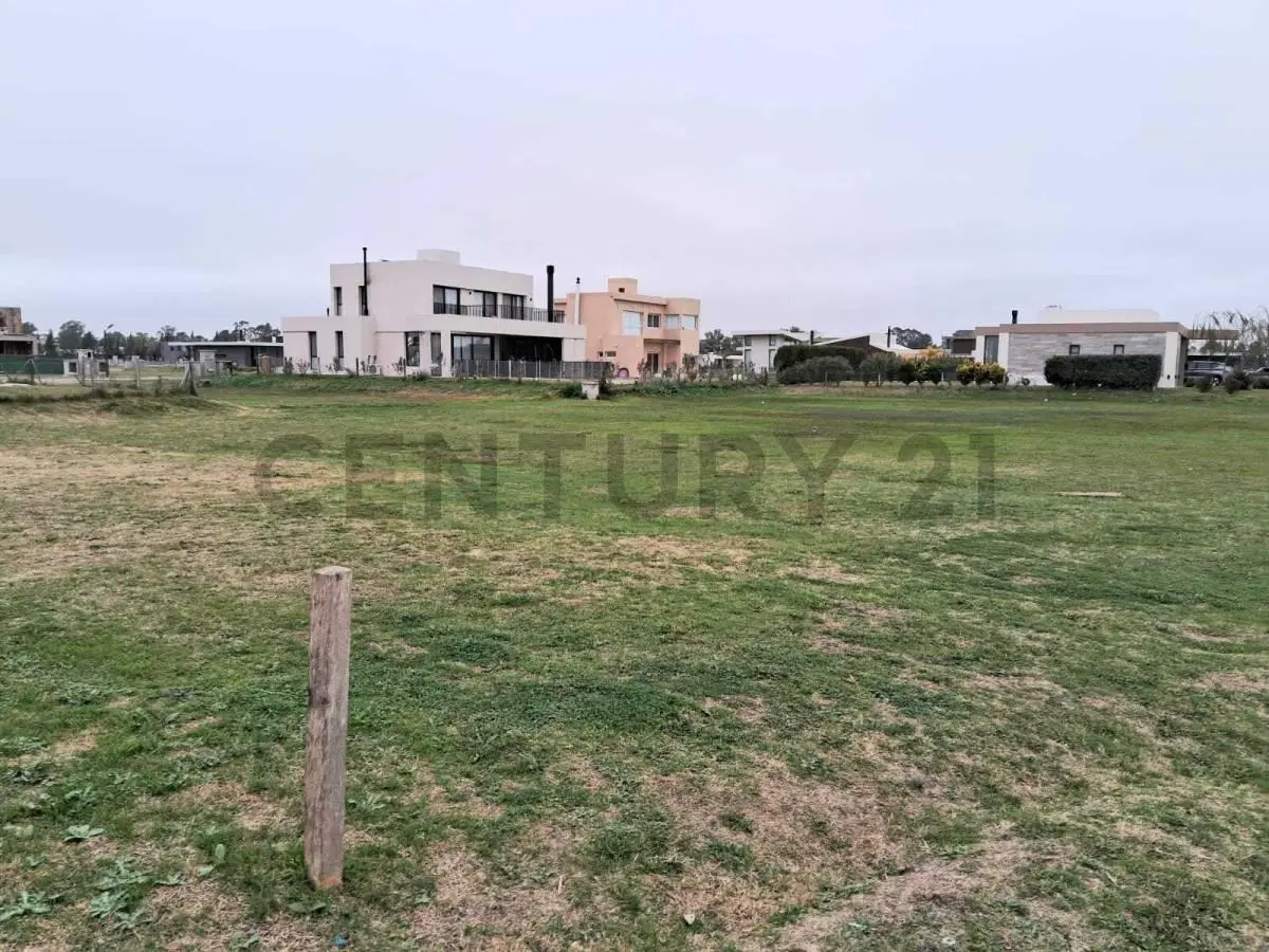 LOTE EN VENTA  - BARRIO PRIVADO LARES DE CANNING 3