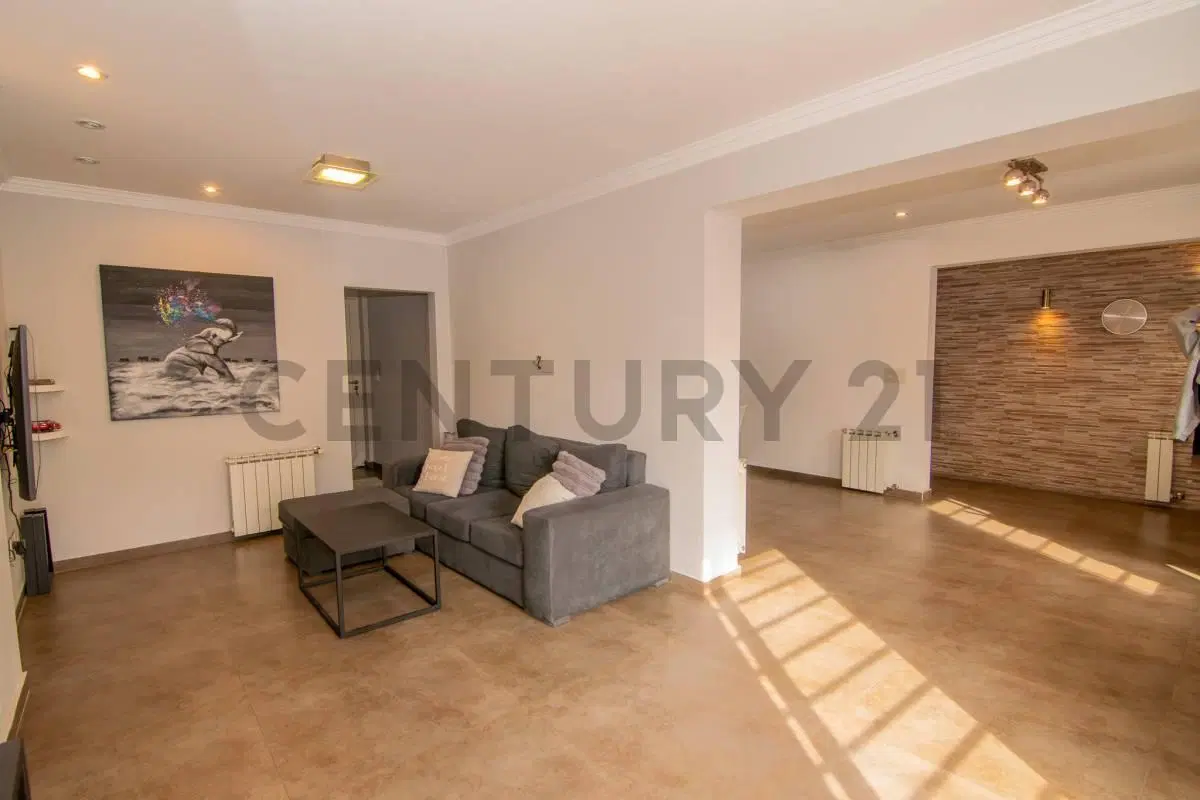 VENTA CASA 4 AMB.+ ESCRITORIO. VILLA LUZURIAGA 2