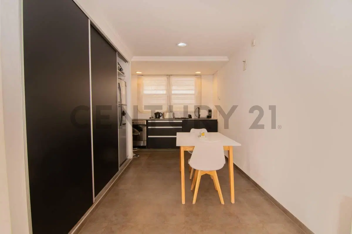 VENTA CASA 4 AMB.+ ESCRITORIO. VILLA LUZURIAGA 5