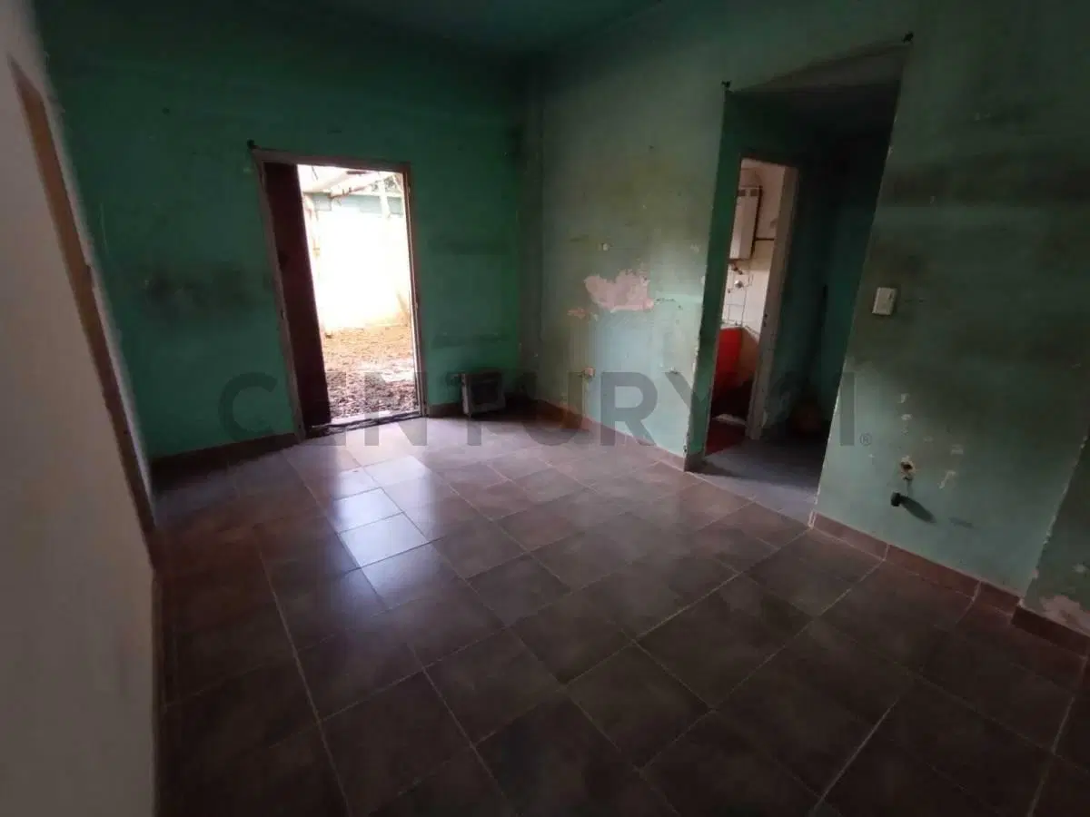 VENTA MONOAMBIENTE CON PATIO A REFACCIONAR CABALLITO 4