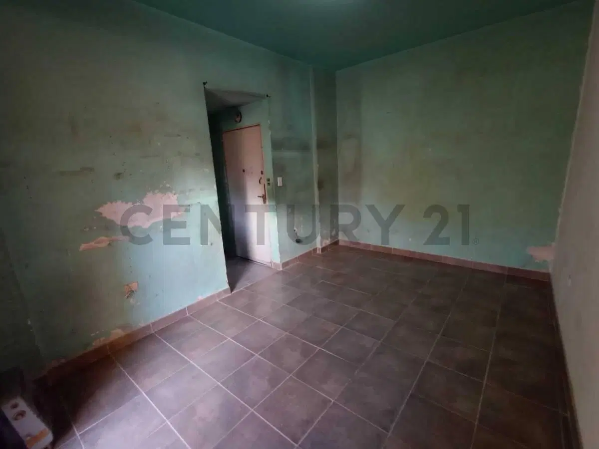 VENTA MONOAMBIENTE CON PATIO A REFACCIONAR CABALLITO 2