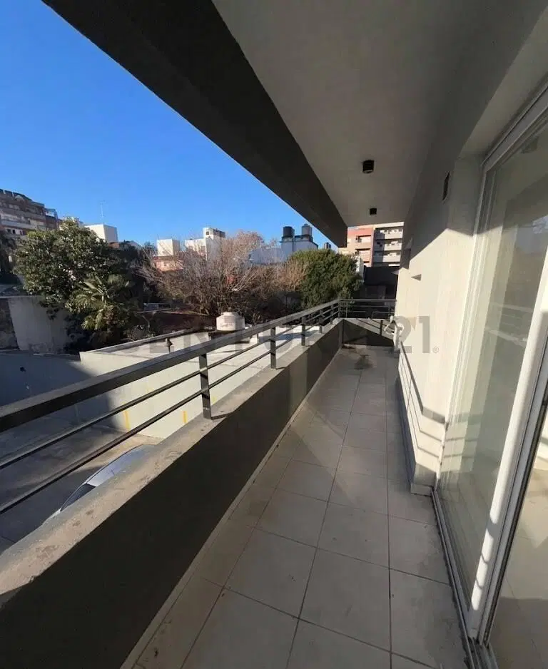 VENTA – Departamento 3 ambientes a estrenar con balcón | Caseros 2