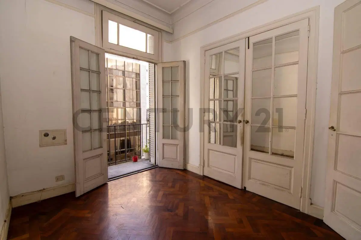 VENTA-PERMUTA DEPARTAMENTO 5 AMBIENTES SUPER LUMINOSO -  RECOLETA 2