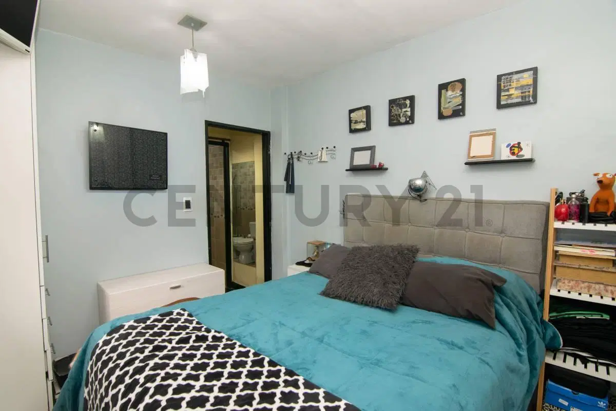 VENTA PH 2 ambientes con patio y terraza | Saenz Peña 3