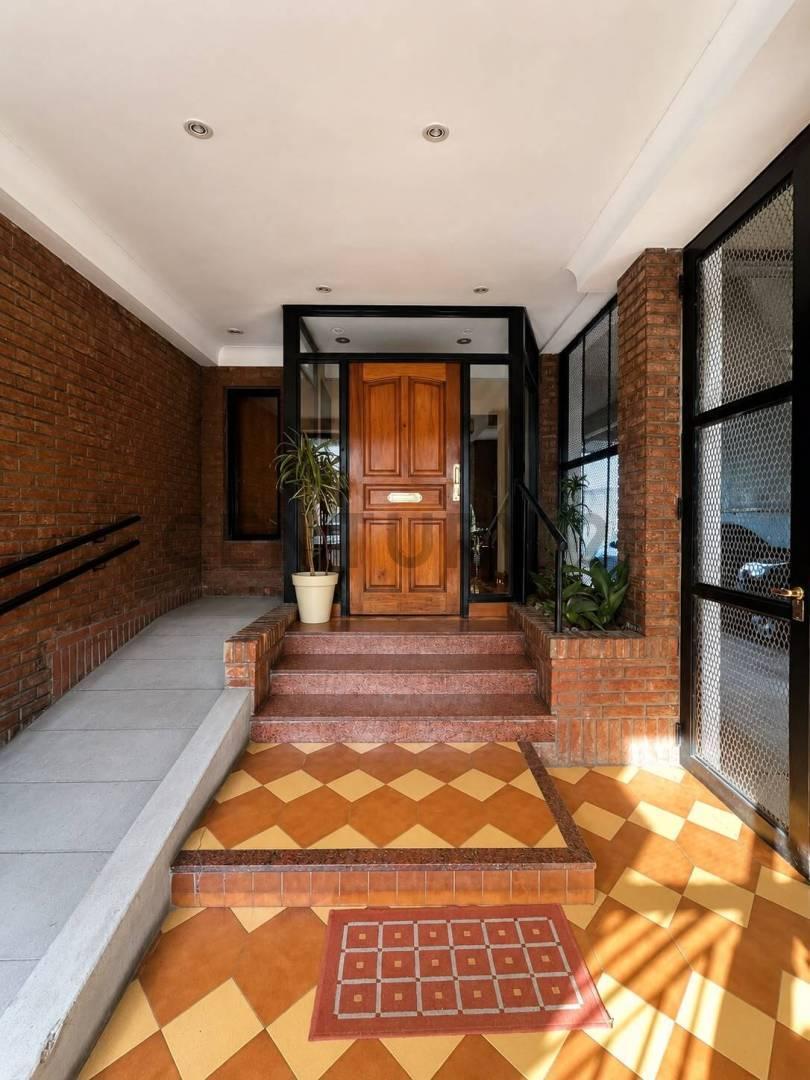 Foto de VENTA-PERMUTA DEPTO 4 AMBIENTES-VILLA DEL PARQUE, imagen 2
