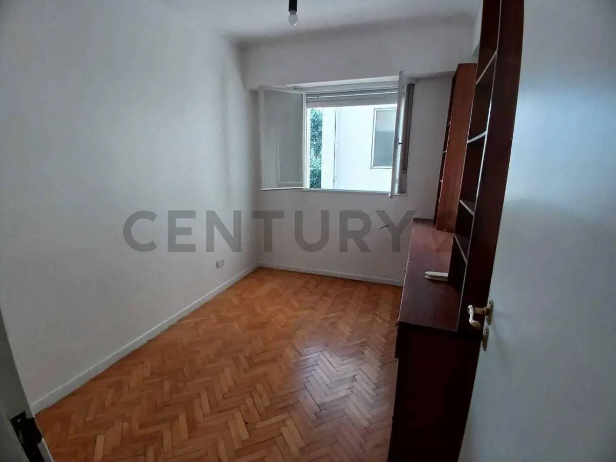 ALQUILER, Departamento de 3 ambientes en Flores. 2