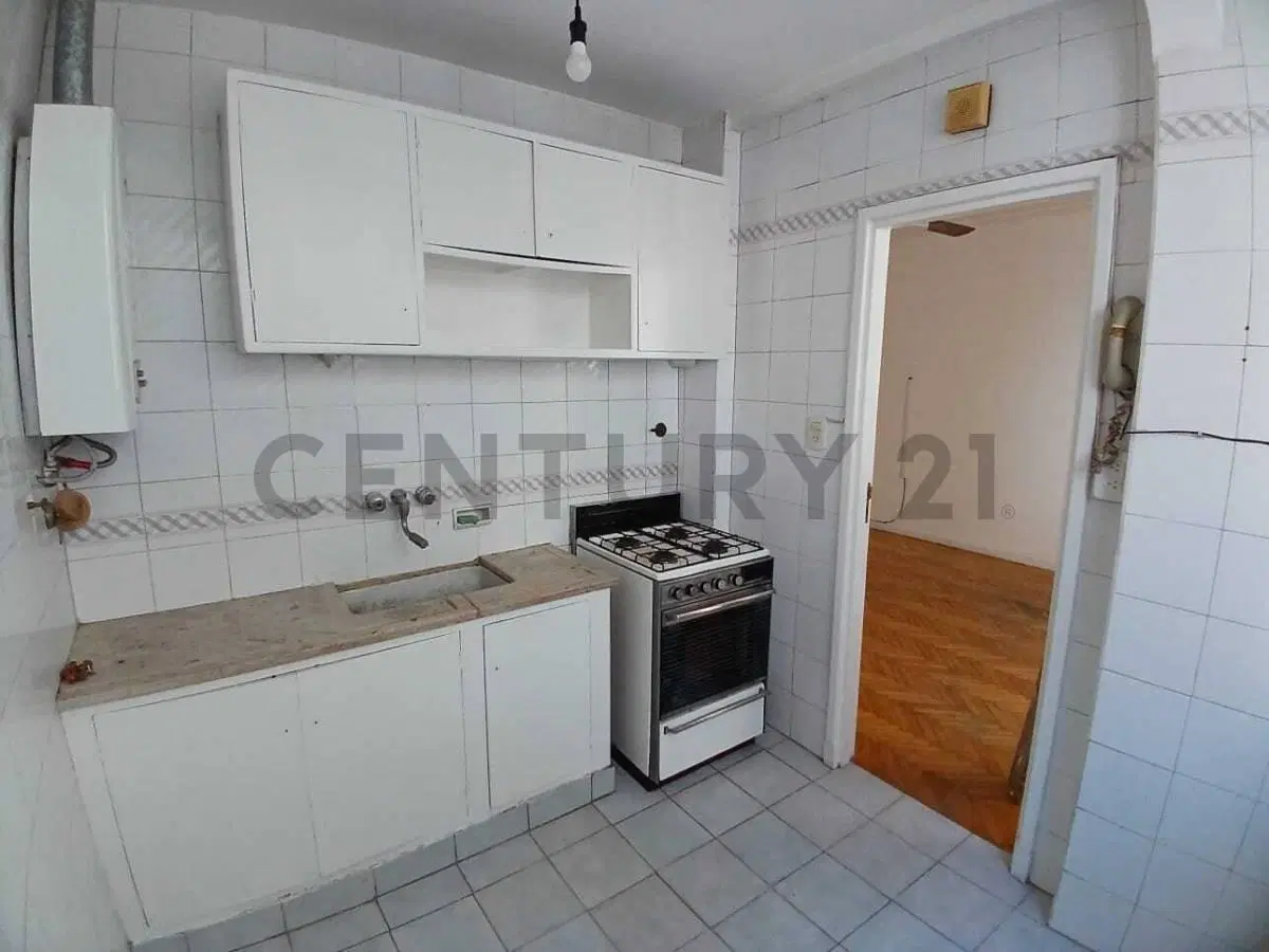 ALQUILER, Departamento de 3 ambientes en Flores. 1