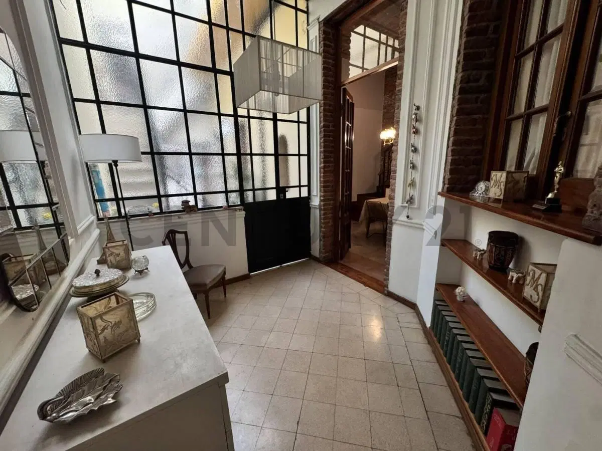 Alquiler Casa de Estilo en Alquiler | Gran Potencial para Gastronomía, Oficinas o Vivienda | A metro 4