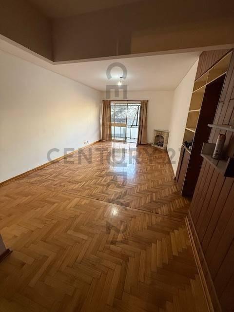 Foto de VENTA-PERMUTA depto tipo PH 3 Amb c/balcon y patio Almagro, imagen 1