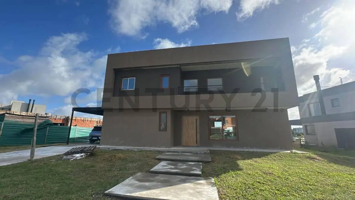 Venta Casa 6 ambientes con vista a la laguna, barrio privado La Alameda , Canning 3