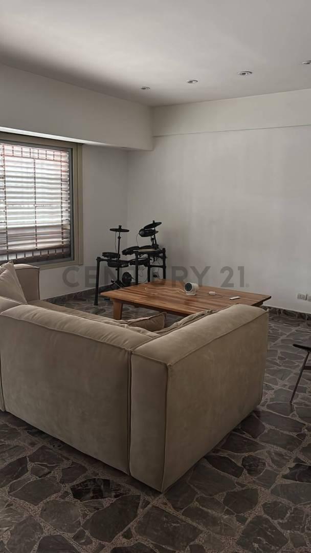 Foto de Venta-Permuta Casa 5 Ambientes en Venta con Patio, Pileta, Terraza y, imagen 3