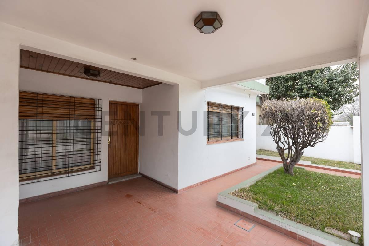 Foto de Casa 4 Ambientes APTA CRÉDITO sobre lote de 242 m² | Cochera, Gran Parque y Potencial de Ampliación, imagen 3