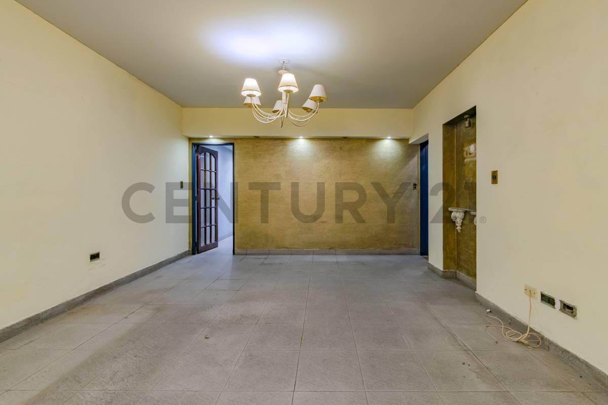 Foto de VENTA Casa 5 ambientes Villa Luro, imagen 5