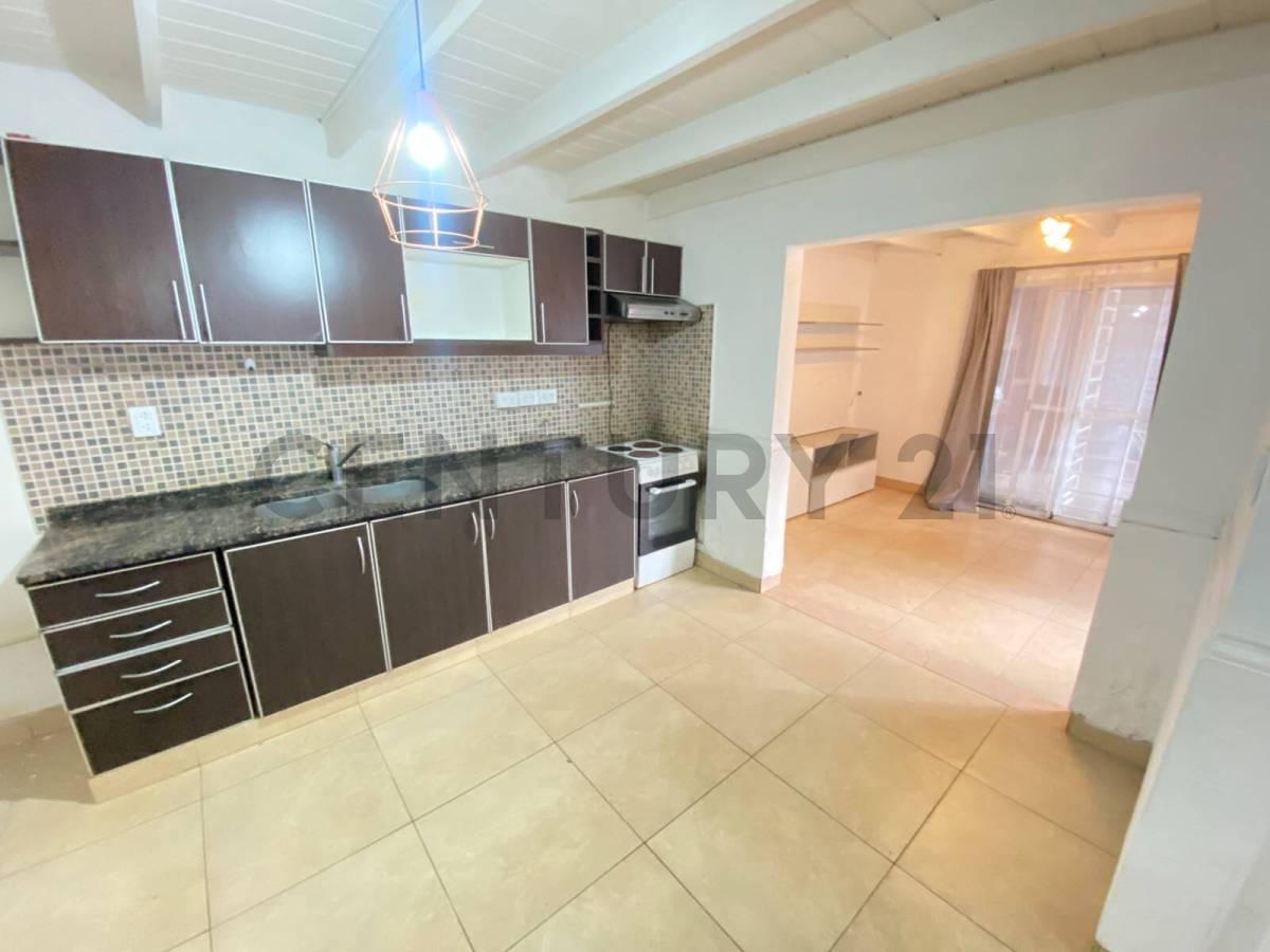 Foto de VENTA Casa tipo Dúplex 4 ambientes con jardín, pileta y parrilla | Club, imagen 4