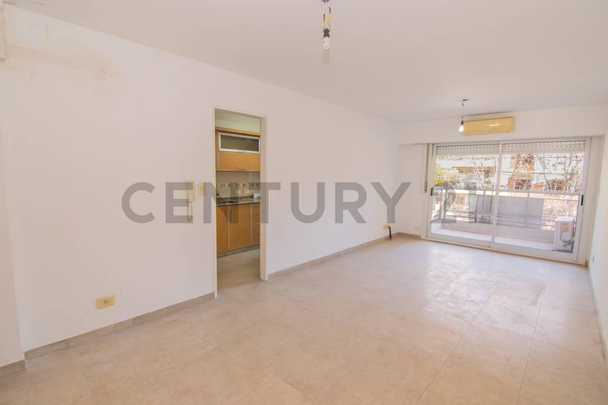 Foto de VENTA DEPARTAMENTO 2 AMBIENTES CON BALCON Y COCHERA-CASTELAR, imagen 5