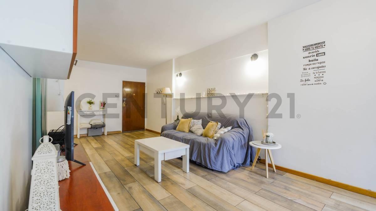 Foto de 4 AMBIENTES BALCON Y COCHERA! RECICLADO A NUEVO | APTO CREDITO | ACEPTA, imagen 2