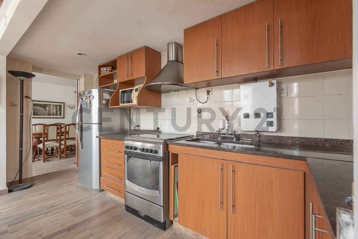 Foto de DEPARTAMENTO 2 AMBIENTES MAS ESCRITORIO EN VENTA – VIRREY LORETO AL 2400, imagen 2