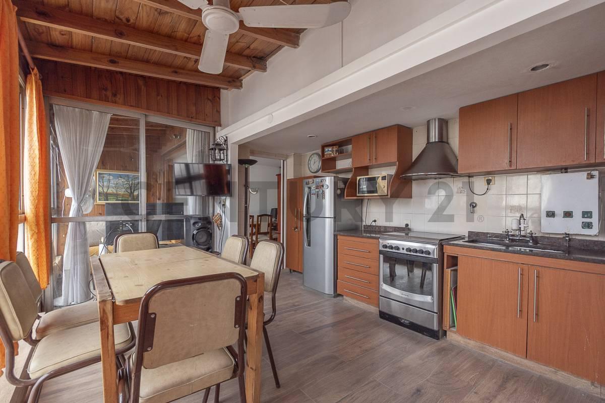 Foto de DEPARTAMENTO 2 AMBIENTES MAS ESCRITORIO EN VENTA – VIRREY LORETO AL 2400, imagen 1