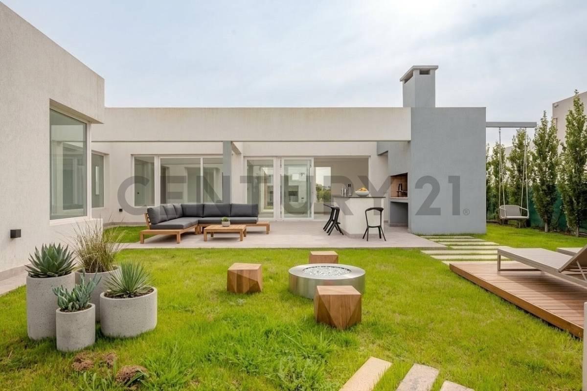 Foto de VENTA CASA A ESTRENAR EN BARRIO PRIVADO PRADOS DEL OESTE 1 -LA REJA/, imagen 1