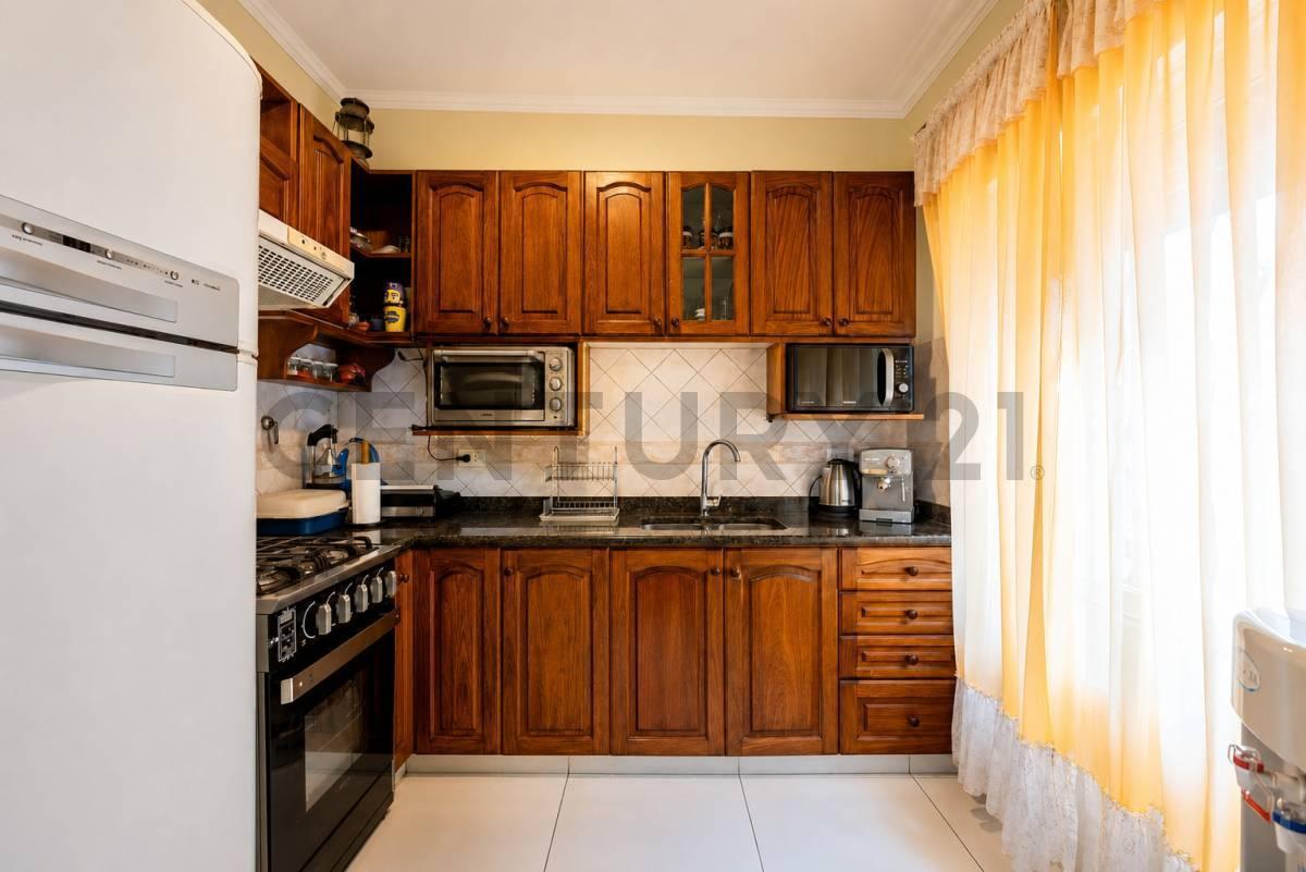 Foto de VENTA-PERMUTA PH 3 AMBIENTES - MORON, imagen 3