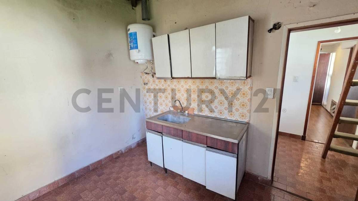 Foto de VENTA Casa 4 ambientes con amplio jardín y quincho | Castelar Norte, imagen 3