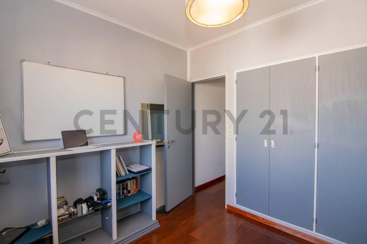 Foto de VENTA DEPTO 4 AMBIENTES C/DEP Y COCHERA-FLORES, imagen 3