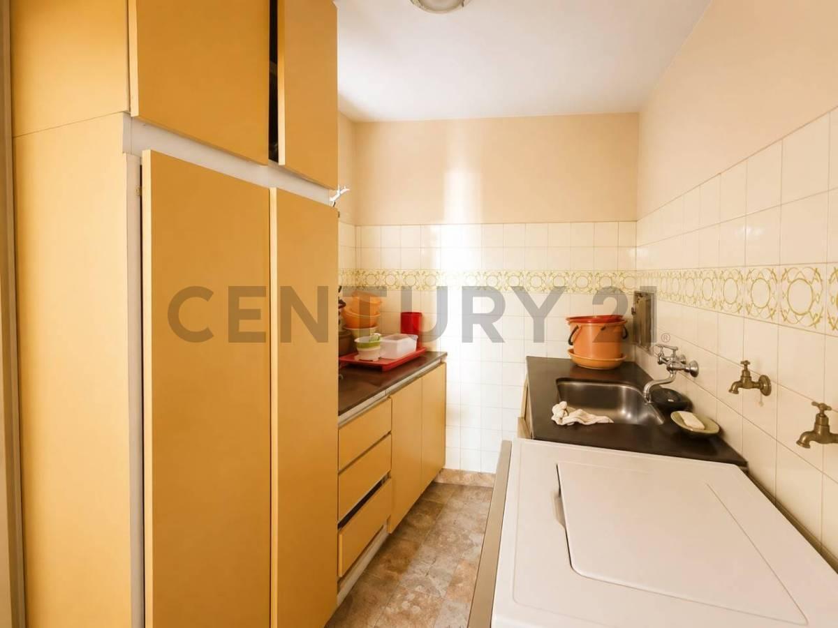 Foto de VENTA Depto 4 amb + dependencia, espacio guardacoche y baulera - Palermo, imagen 3