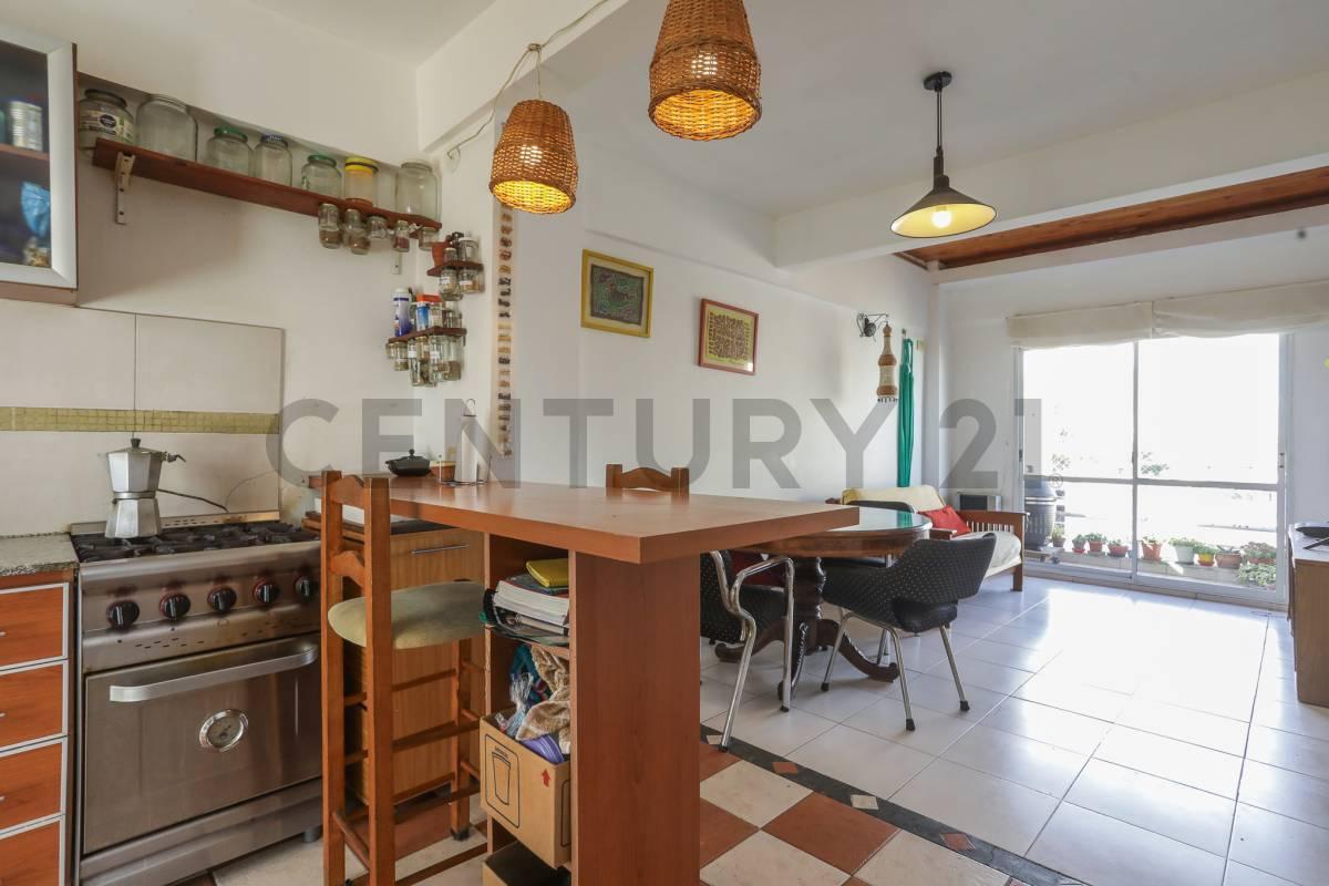 Foto de Venta-Permuta Departamento 3 ambientes + escritorio+ balcones+ cochera, imagen 5