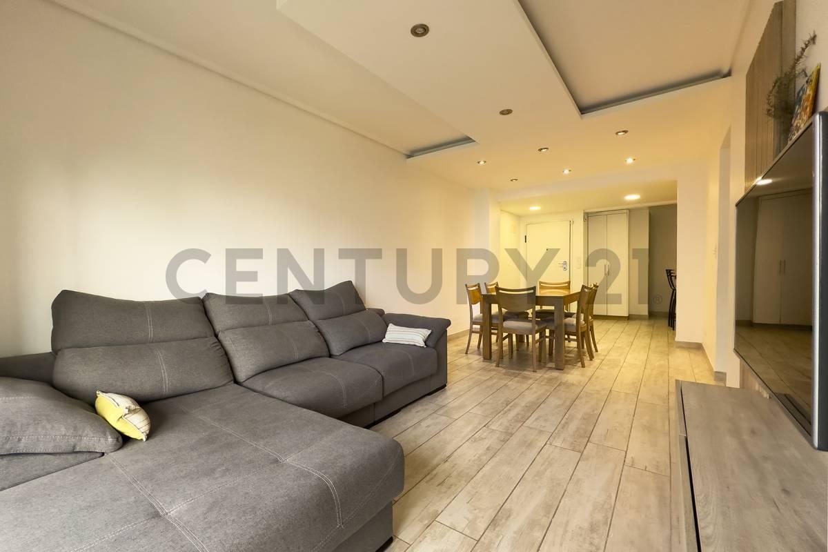 Foto de VENTA-PERMUTA DEPTO 4 AMBIENTES-FLORES, imagen 1