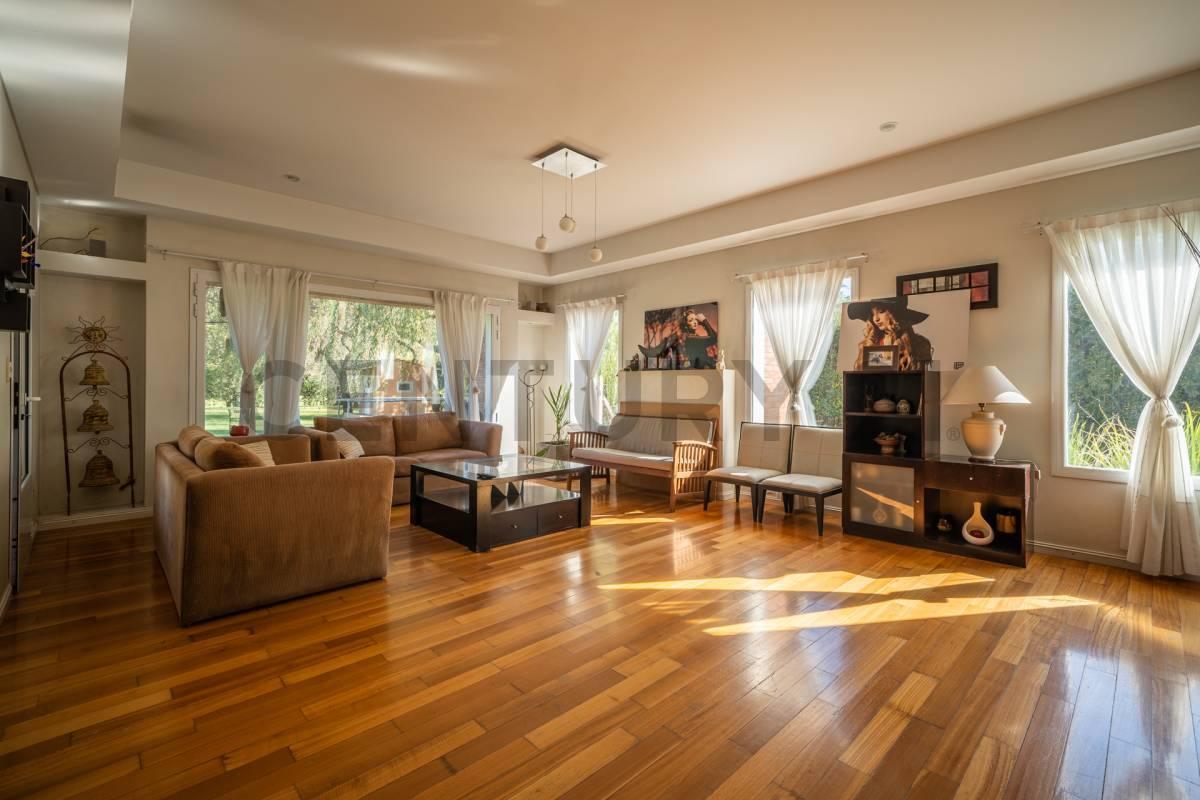 Foto de VENTA CASA 7 AMB PILETA QUINCHO TERRENO 2000 M2, imagen 3