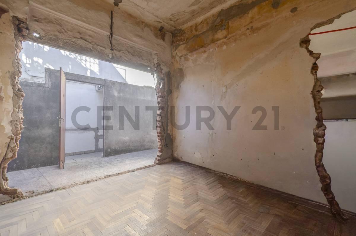Foto de VENTA-PERMUTA PH 2 AMBIENTES-VERSALLES, imagen 2