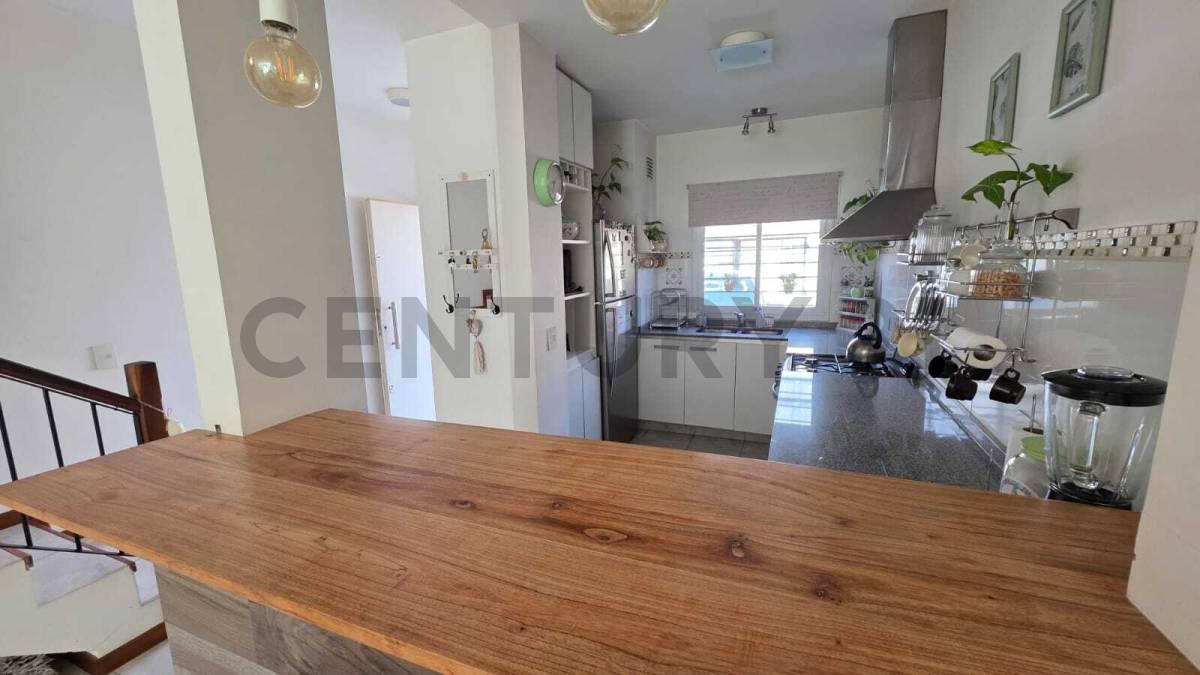 Foto de VENTA DÚPLEX 4 AMBIENTES EN ITUZAINGÓ NORTE CON JARDÍN Y COCHERA - APTO, imagen 5