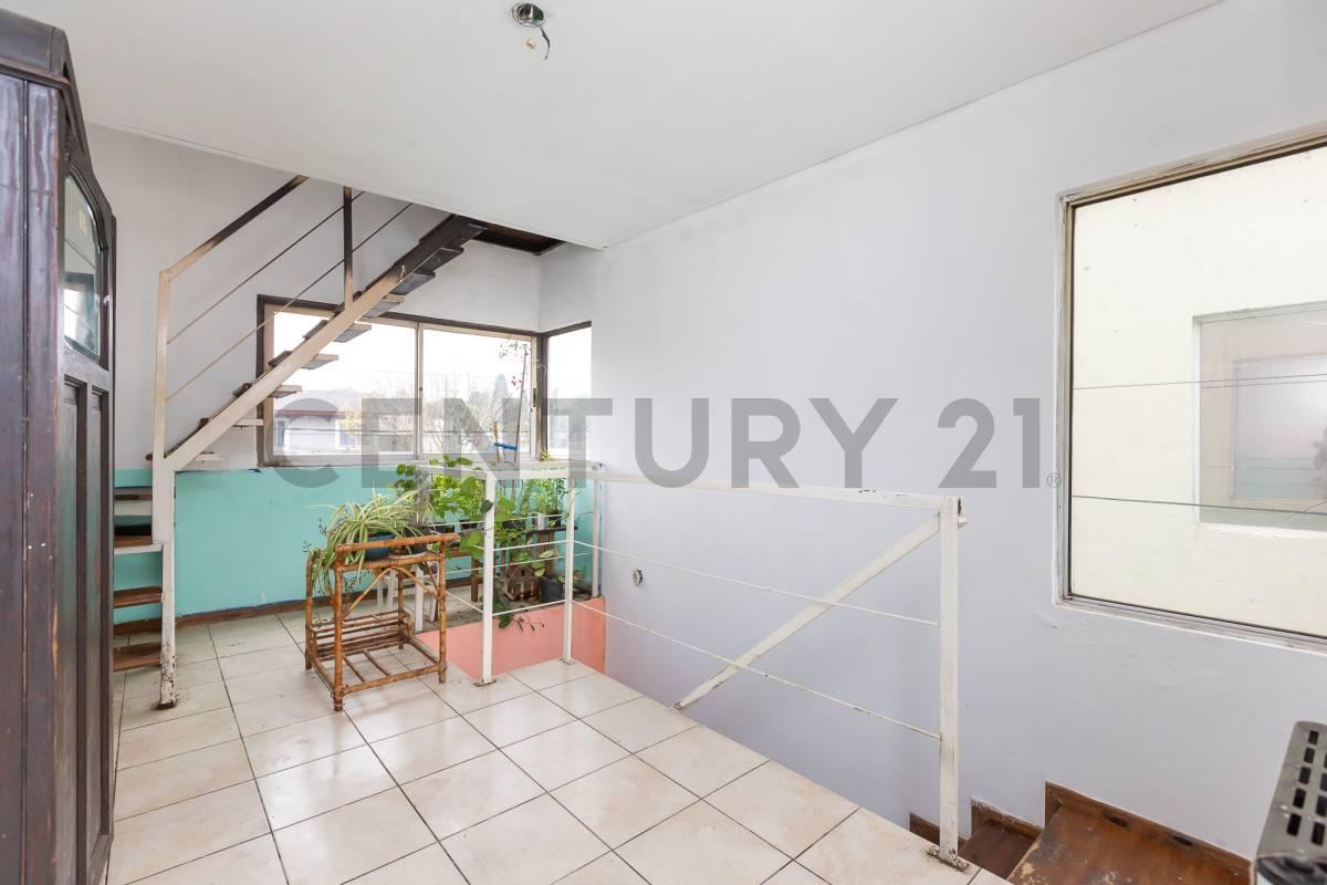 Foto de VENTA Dúplex 3 ambientes con patio y cochera en complejo | Hurlingham, imagen 1