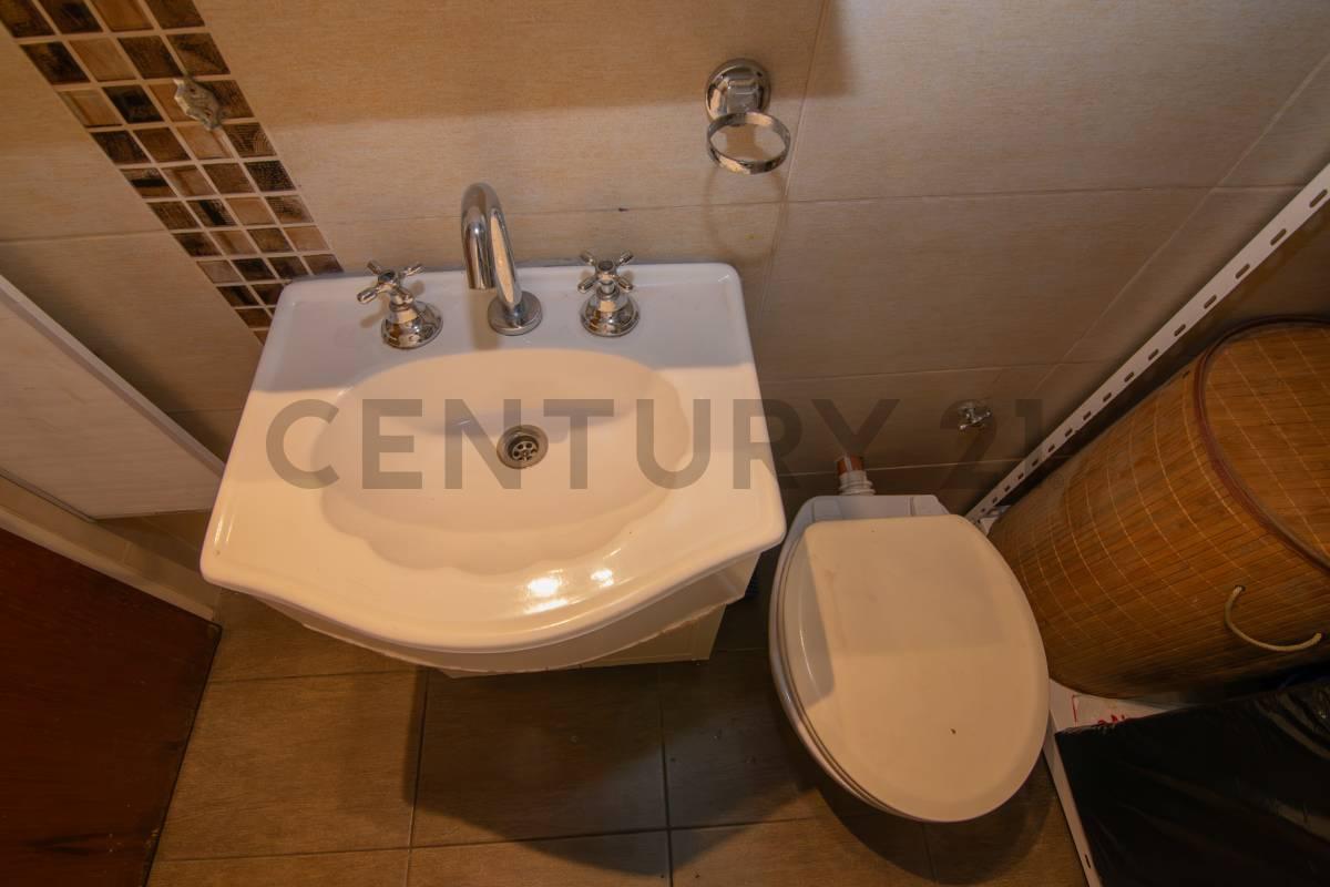 Foto de VENTA-PERMUTA DEPTO 4 AMB.-CABALLITO, imagen 4