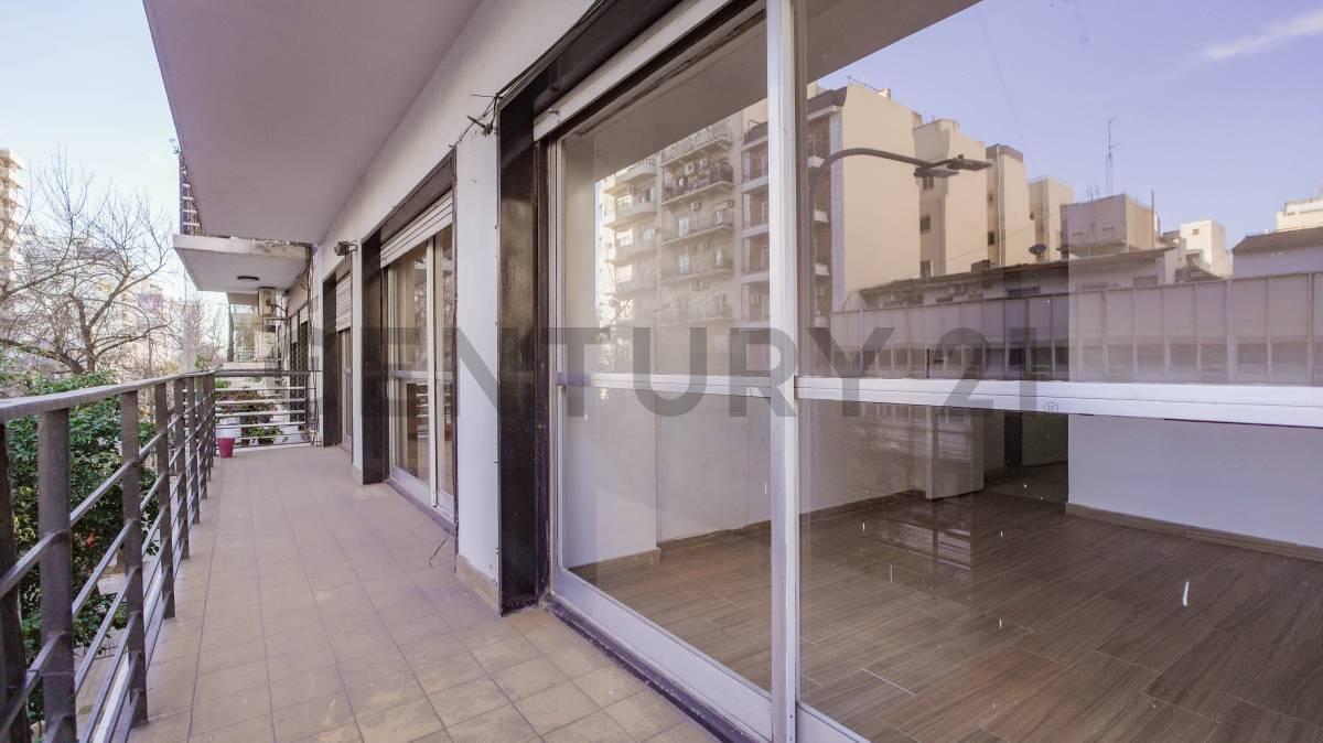 Foto de VENTA SEMIPISO DE 4 AMB.C/ BALCON Y ESPACIOGUARDACOCHE-CABALLITO, imagen 2