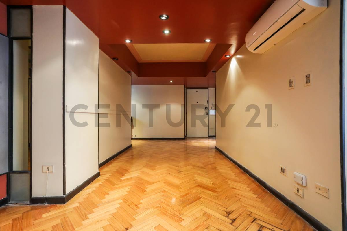 Foto de VENTA-PERMUTA 4 AMBIENTES AL FRENTE SOBRE AV. DEL LIBERTADOR – BALCÓN, imagen 4