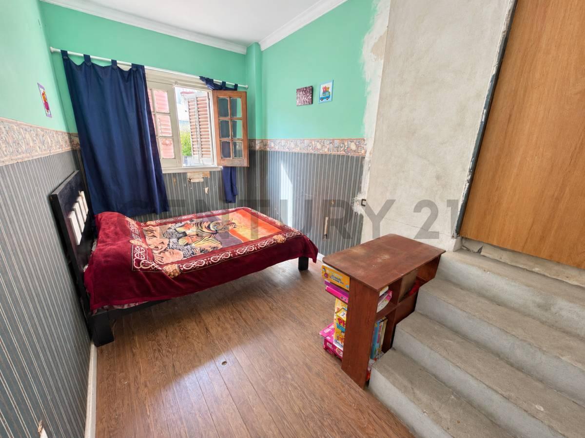Foto de VENTA-PERMUTA CASA MULTIFAMILIAR CON PATIO Y TERRAZAS - PARQUE CHACABUCO, imagen 4