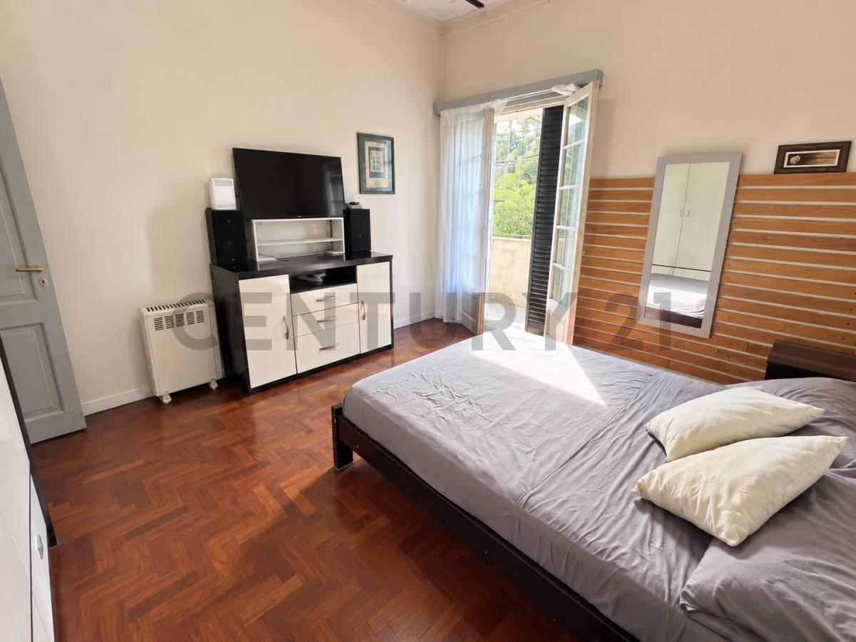 Foto de VENTA-PERMUTA CASA MULTIFAMILIAR CON PATIO Y TERRAZAS - PARQUE CHACABUCO, imagen 5