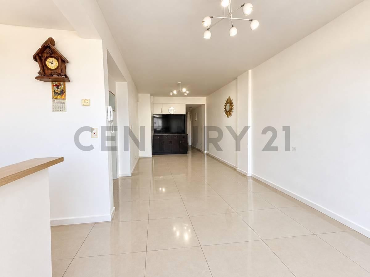 Foto de VENTA-PERMUTA DEPTO 3 AMB.-MONTE CASTRO, imagen 3