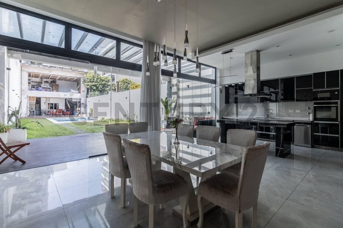 Foto de Venta- Permuta Hermosa Casa de 5 ambientes en Villa del Parque, imagen 3