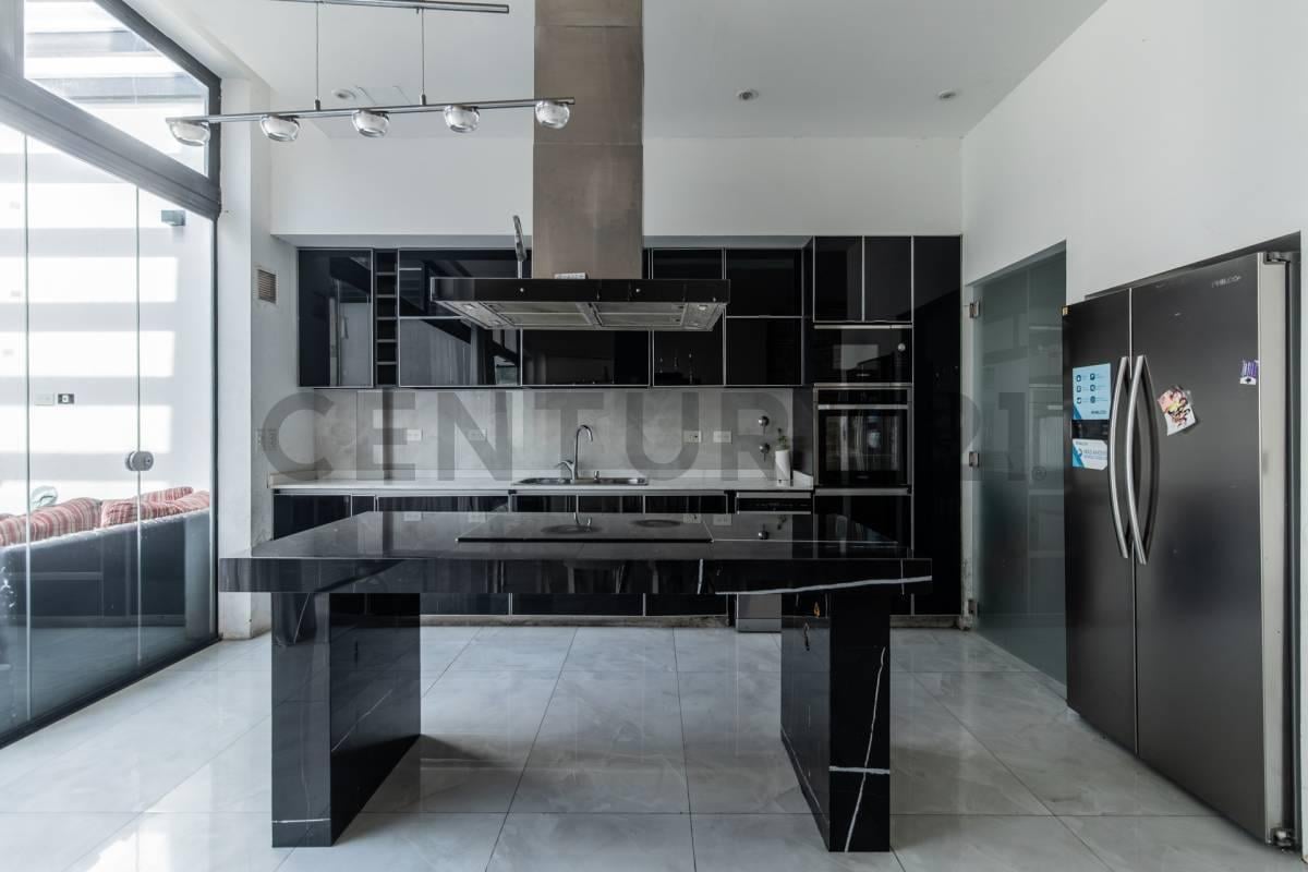Foto de Venta- Permuta Hermosa Casa de 5 ambientes en Villa del Parque, imagen 5