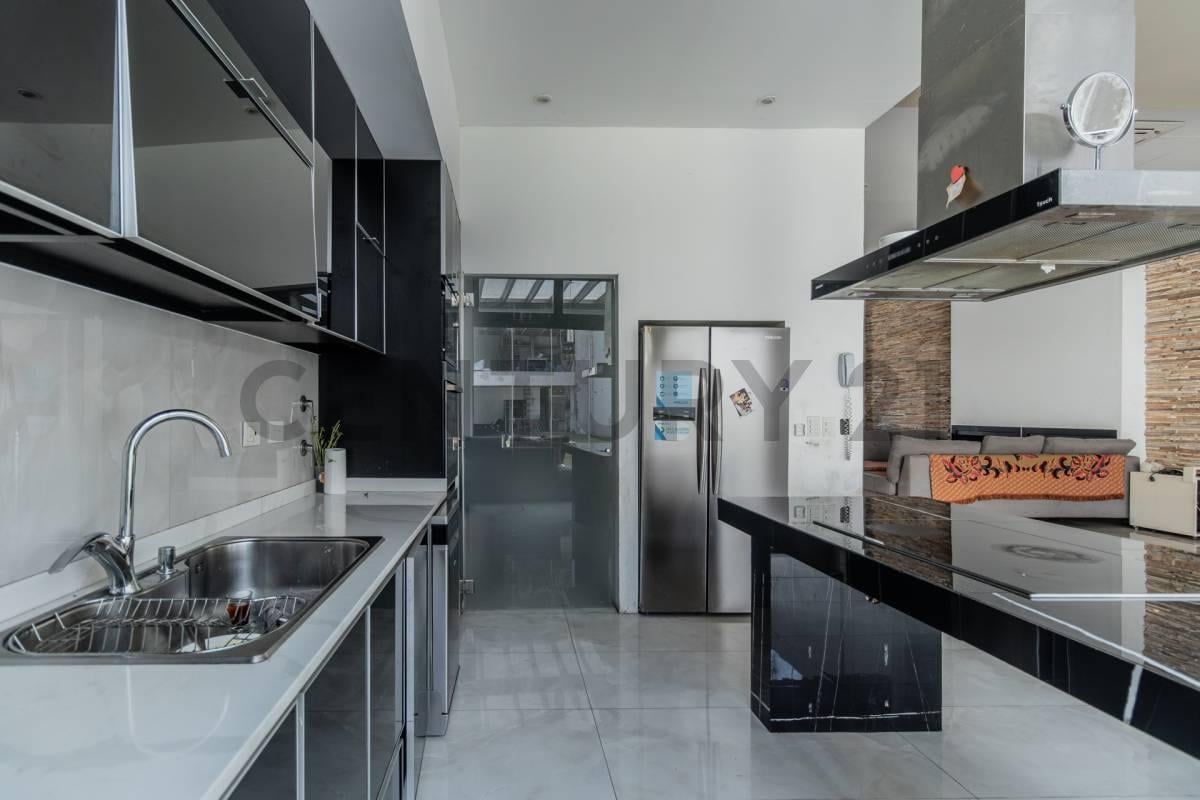 Foto de Venta- Permuta Hermosa Casa de 5 ambientes en Villa del Parque, imagen 4