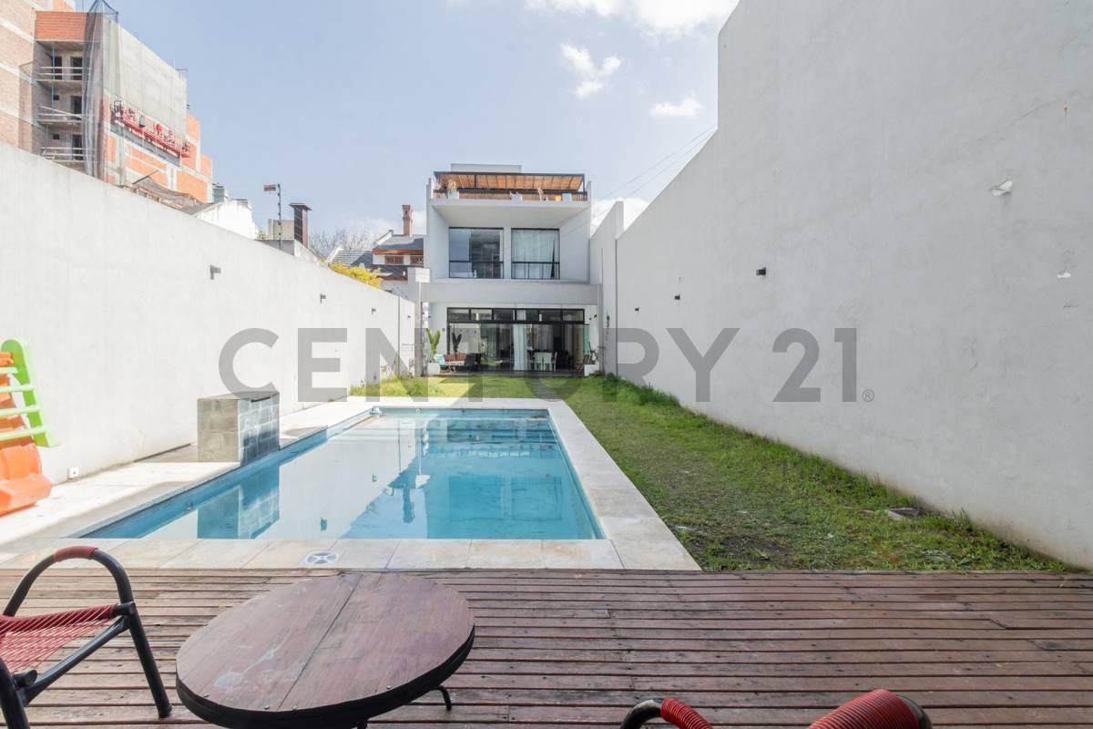 Foto de Venta- Permuta Hermosa Casa de 5 ambientes en Villa del Parque, imagen 1