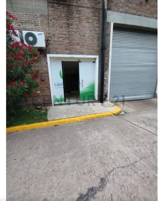 Foto de VENTA-PERMUTA GALPON INDUSTRIAL- MORON, imagen 2