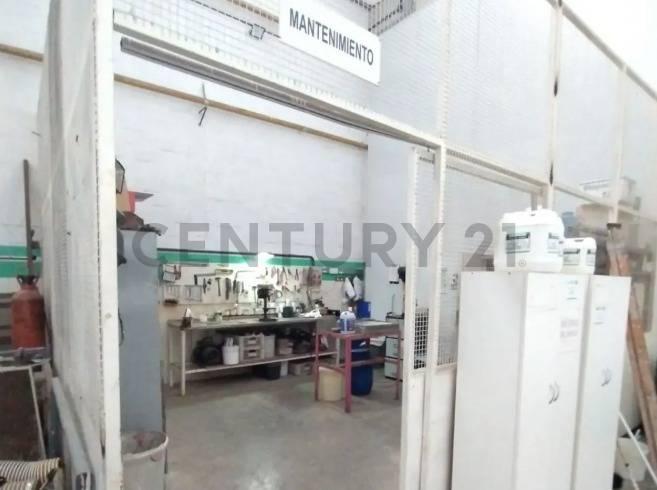 Foto de VENTA-PERMUTA GALPON INDUSTRIAL- MORON, imagen 3