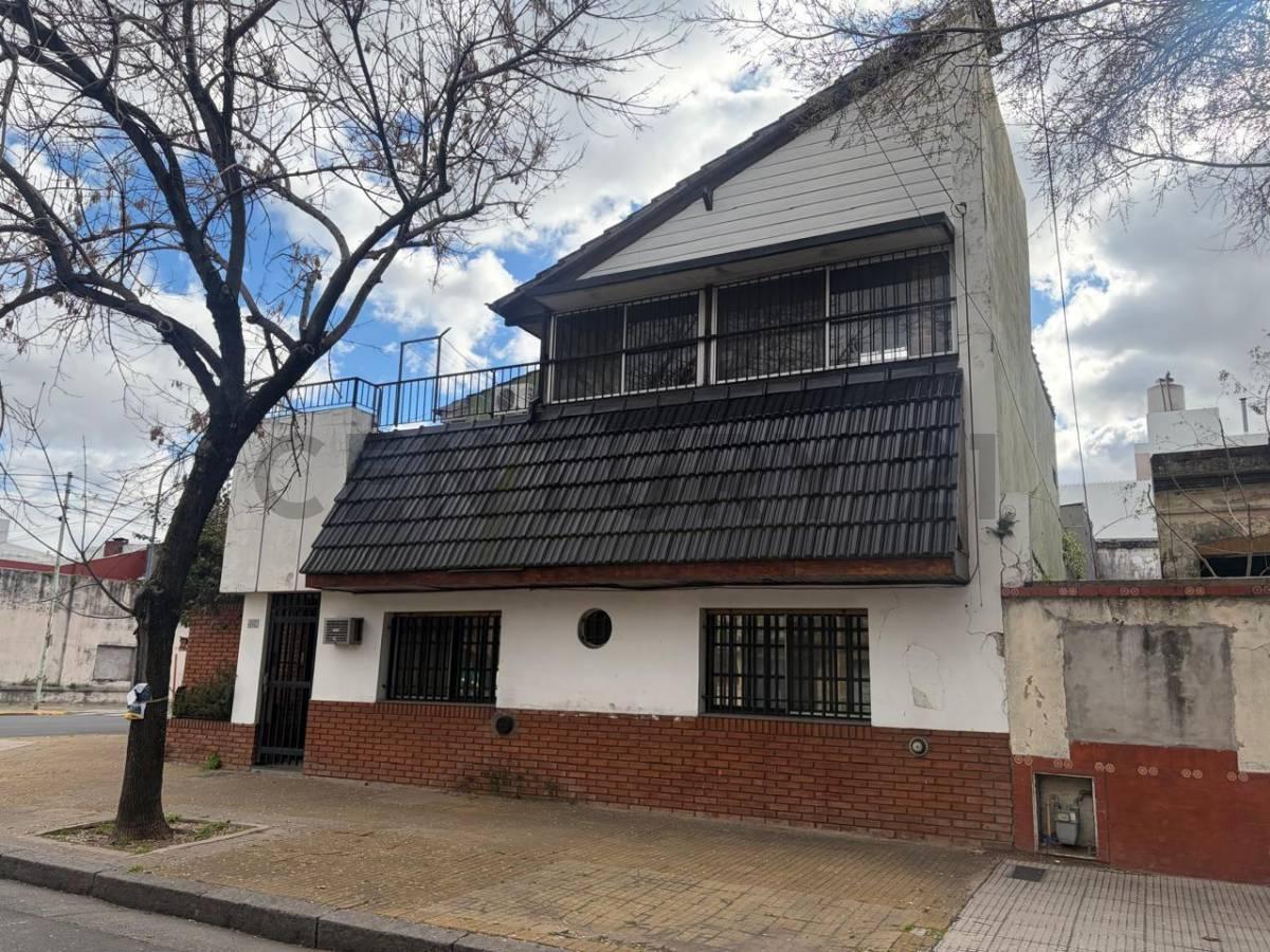 Foto de VENTA CASA 4 AMBIENTES CON DEPENDENCIA VILLA LURO, imagen 1