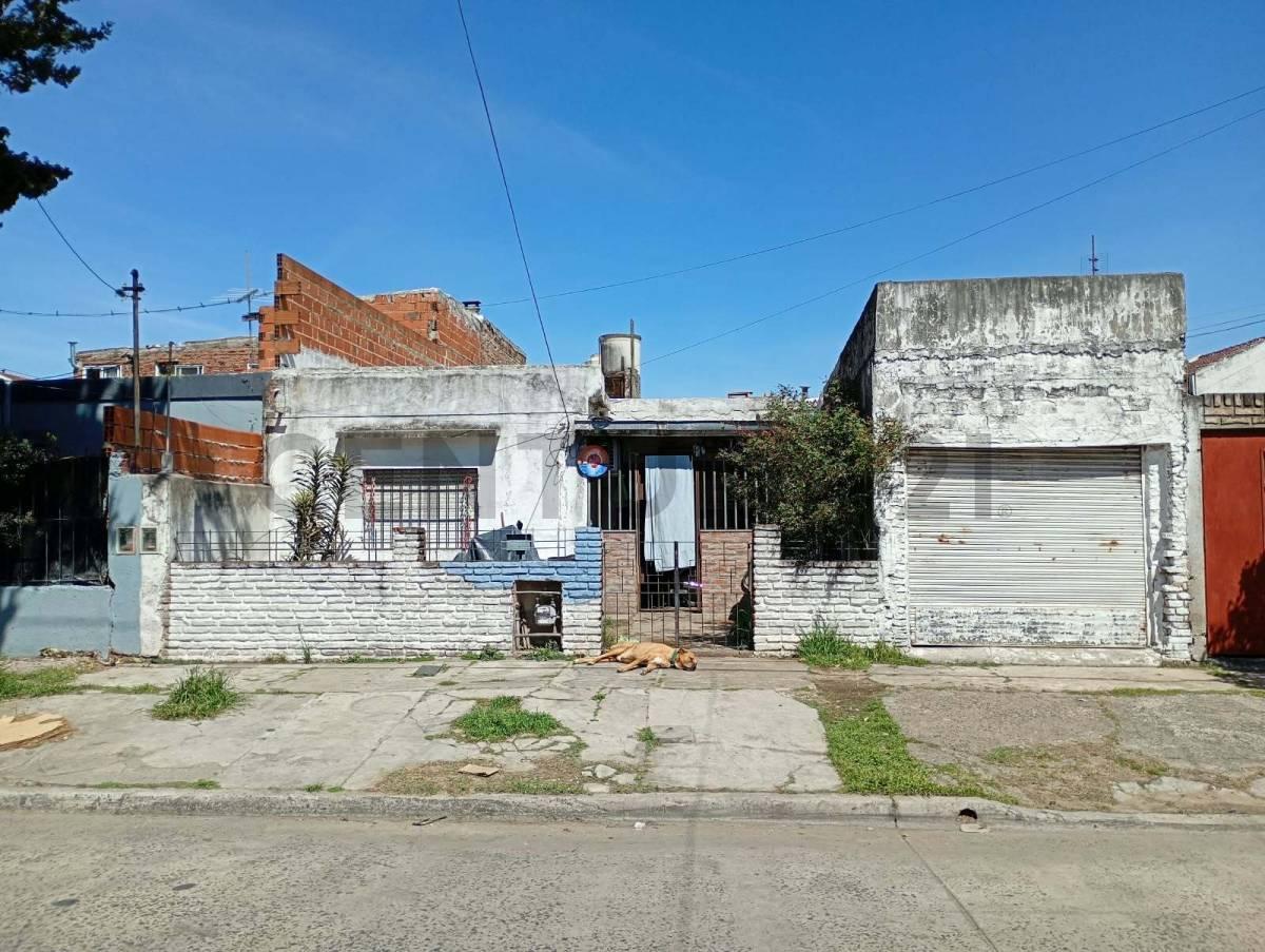 Foto de VENTA-PERMUTA CASA/LOTE-VILLA LUZURIAGA, imagen 2